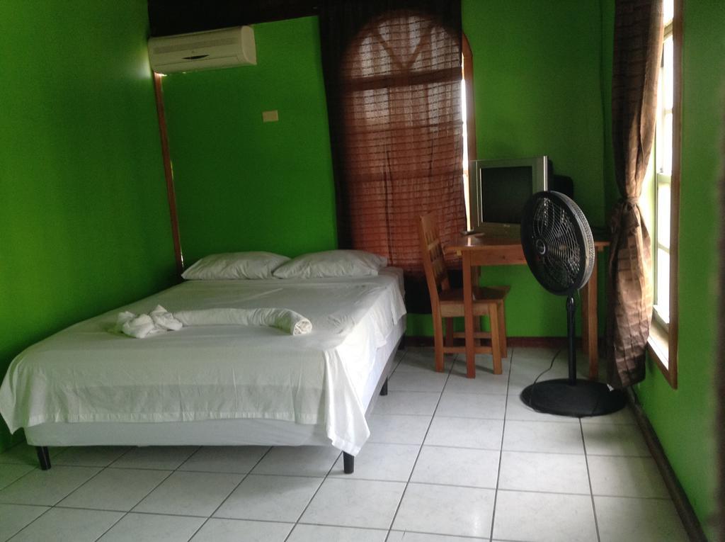 Amelia Guest House San Pedro  Dış mekan fotoğraf