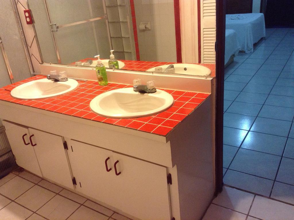 Amelia Guest House San Pedro  Dış mekan fotoğraf