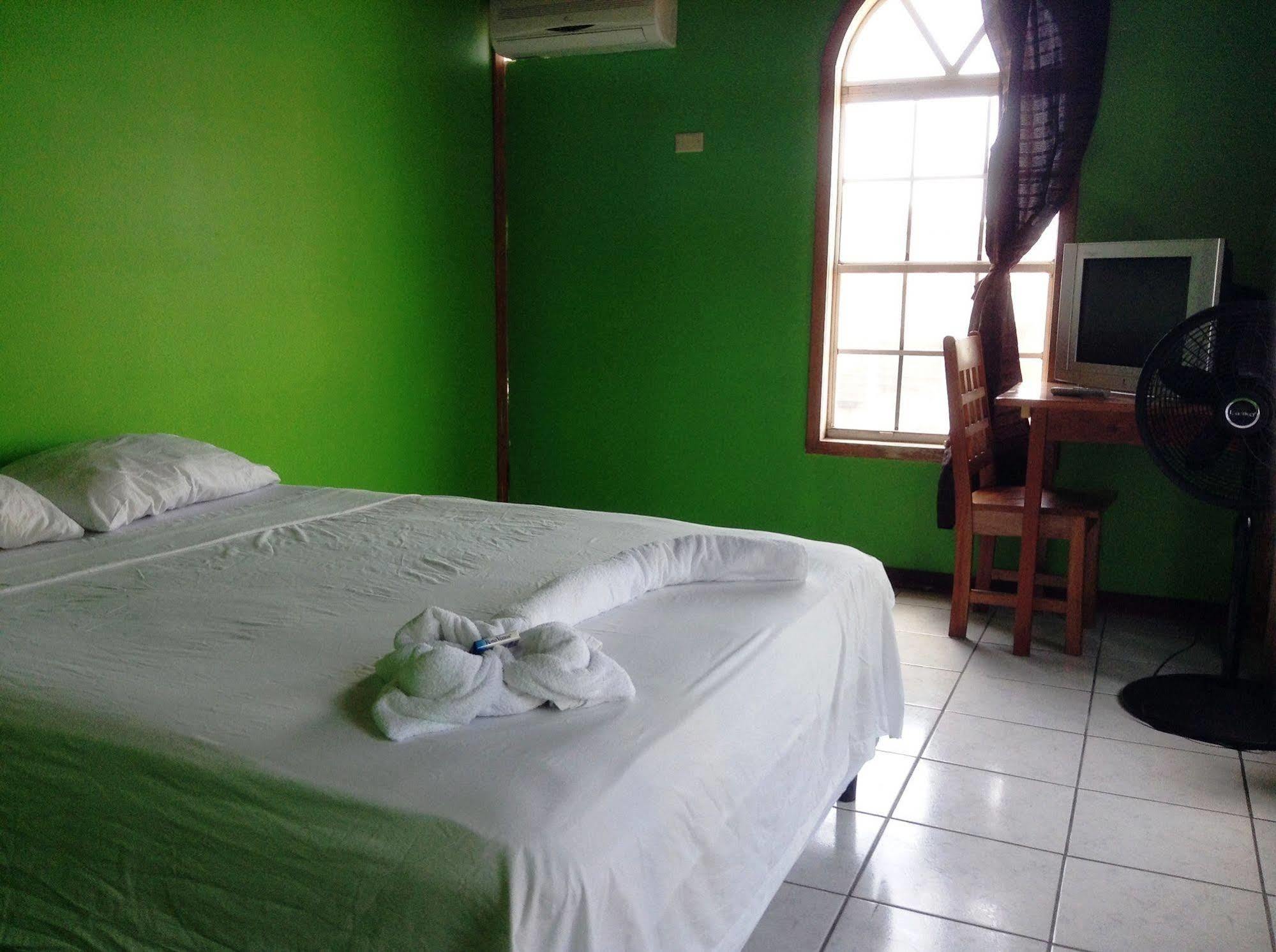 Amelia Guest House San Pedro  Dış mekan fotoğraf